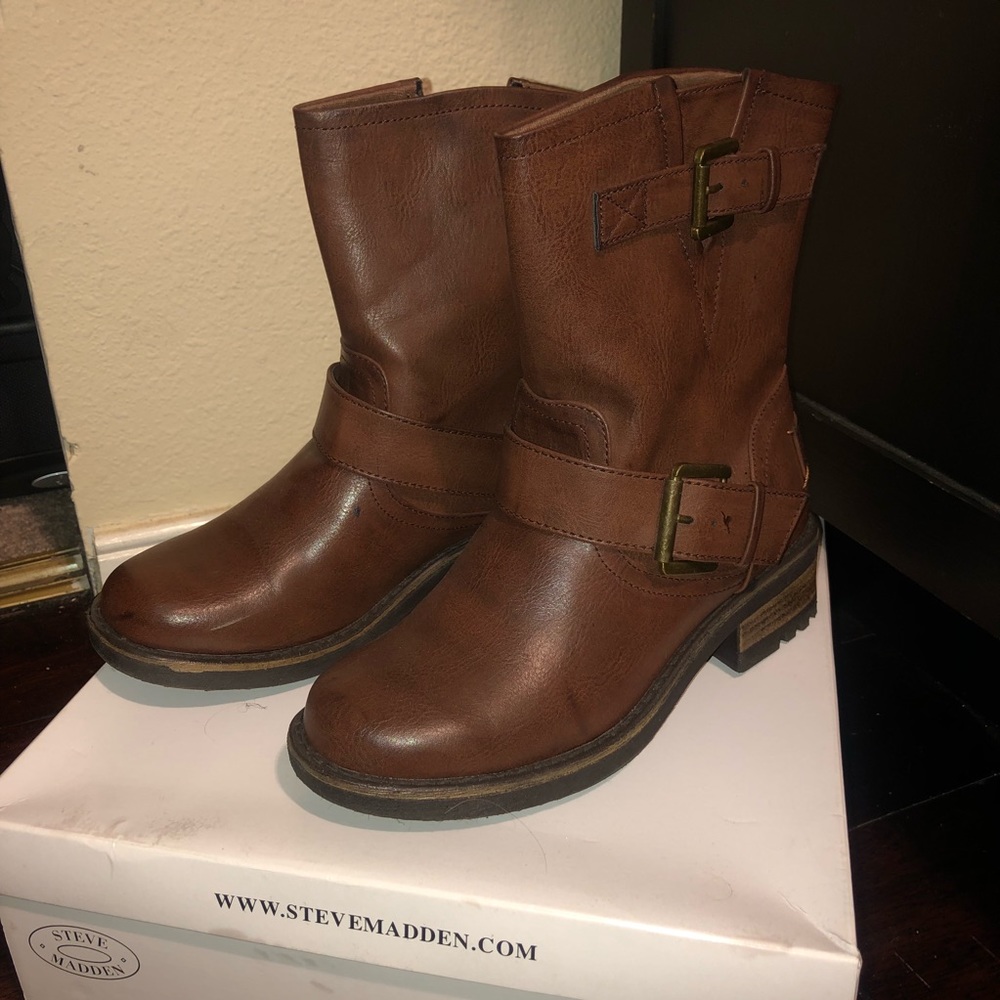 Low calf boots